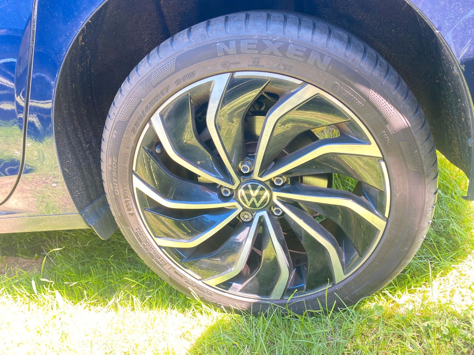 Volkswagen Golf VIII Lim. Active - Samsaru's Car Outlet