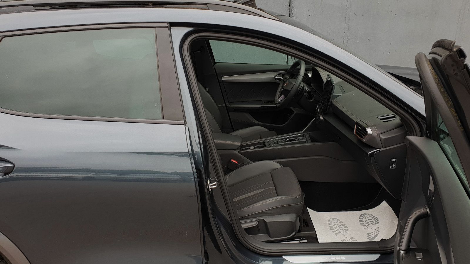 Cupra Formentor 1.4 e-HYBRID VZ DSG Pano/SSL/ACC/AHK