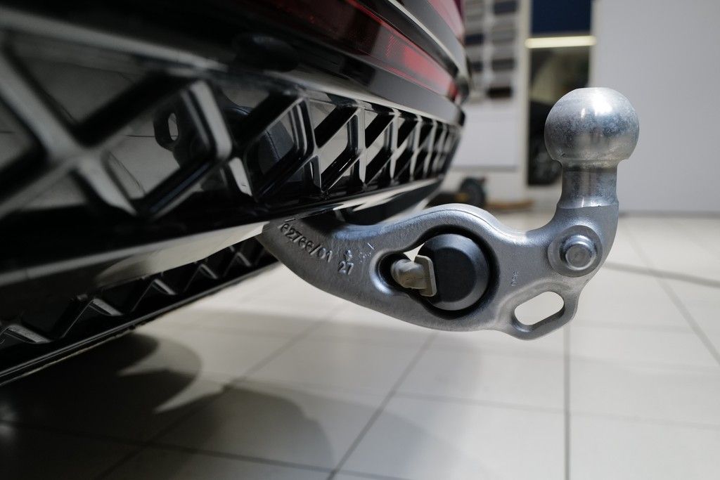 Volkswagen Touareg 3.0TDI R-Line - Samsaru's Car Outlet