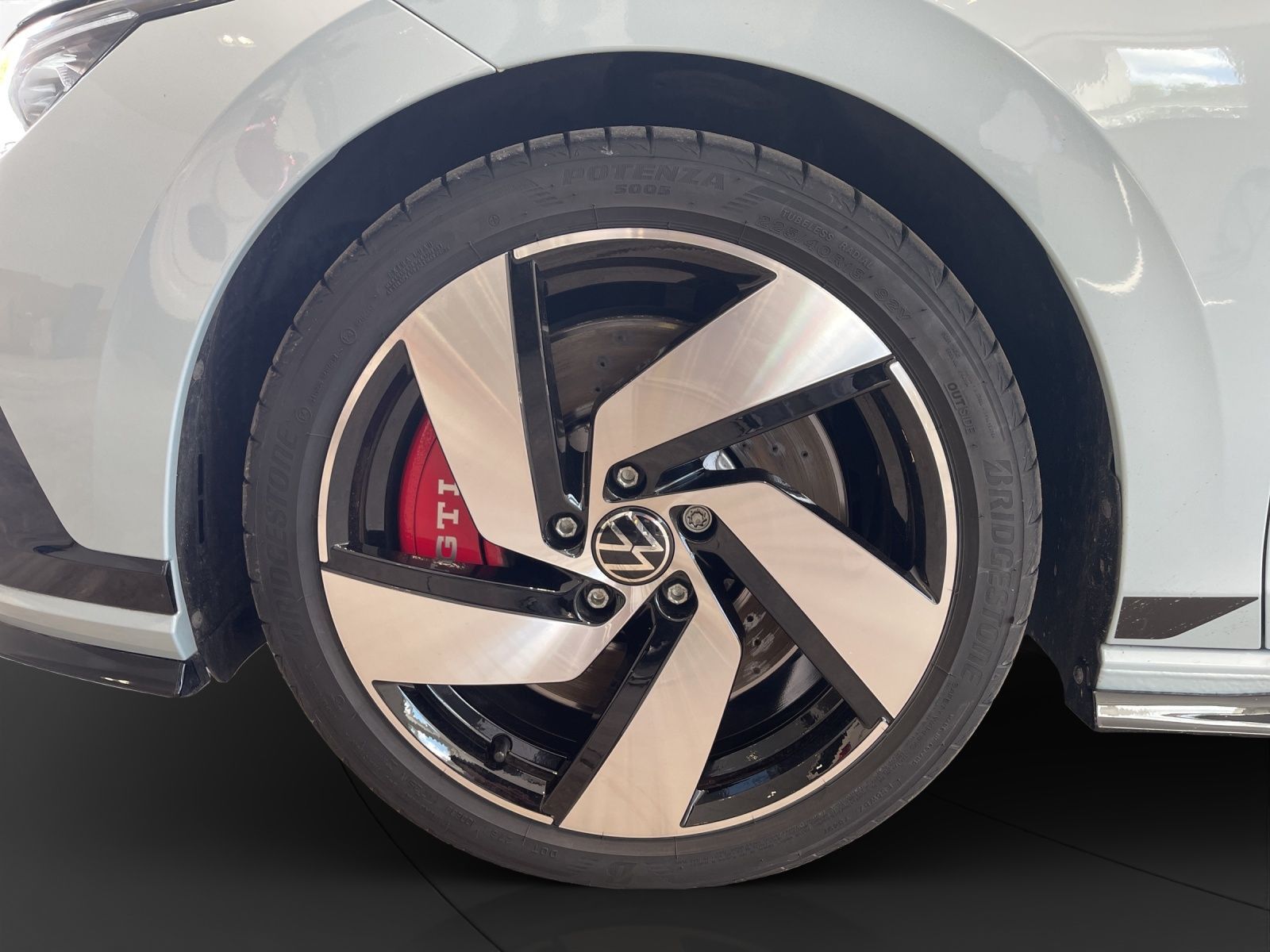 Volkswagen Golf VIII GTI Clubsport Matrix LM 18" Navi 360°
