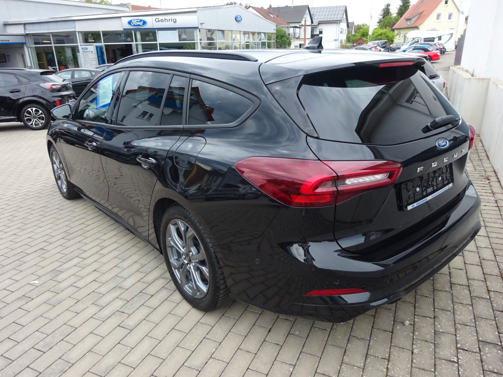 Ford Focus Turnier ST-Line X Autom AHK iACC HuD