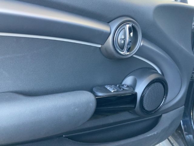 MINI Cooper - Samsaru's Car Outlet