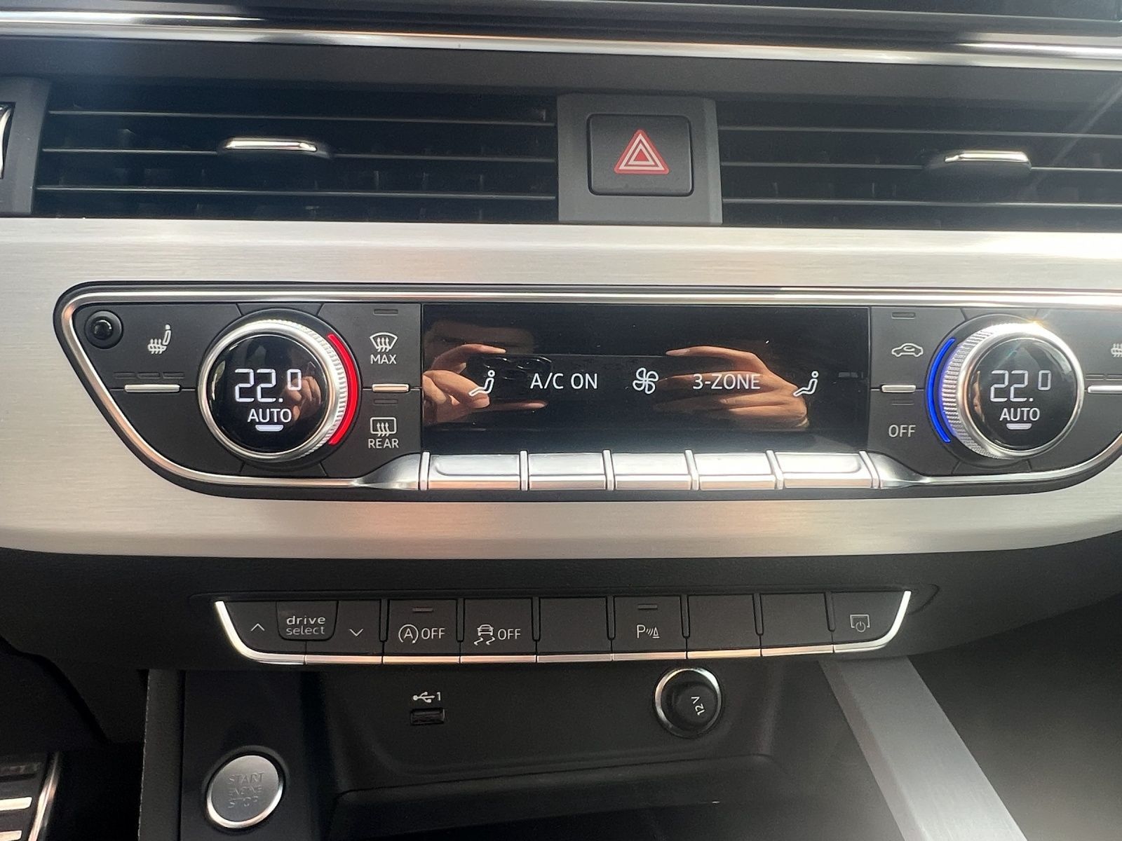 Audi A4 Avant 40 TFSI Q 2x S LINE LM19 AHK MATRIX-LED