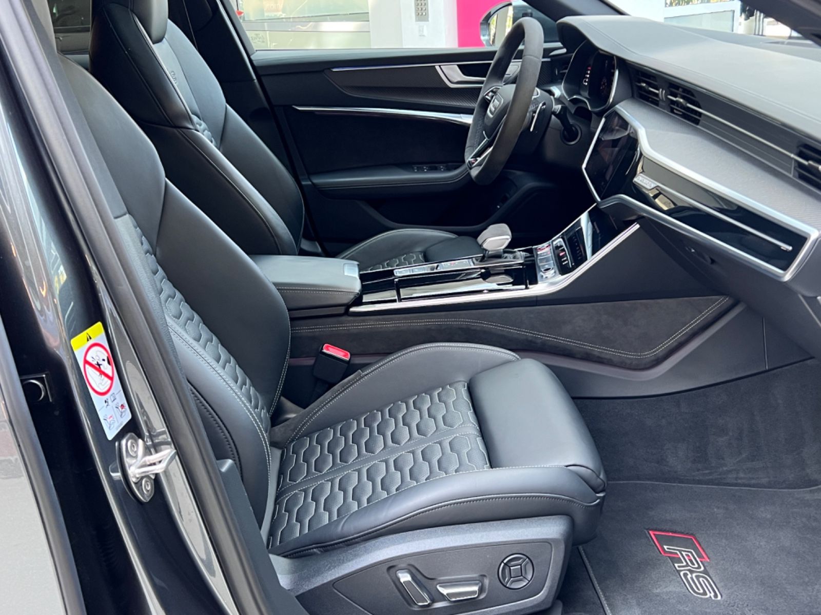 Audi RS6 4.0 TFSI  DynamikPlus+305kmh+Panoramad.+HUD