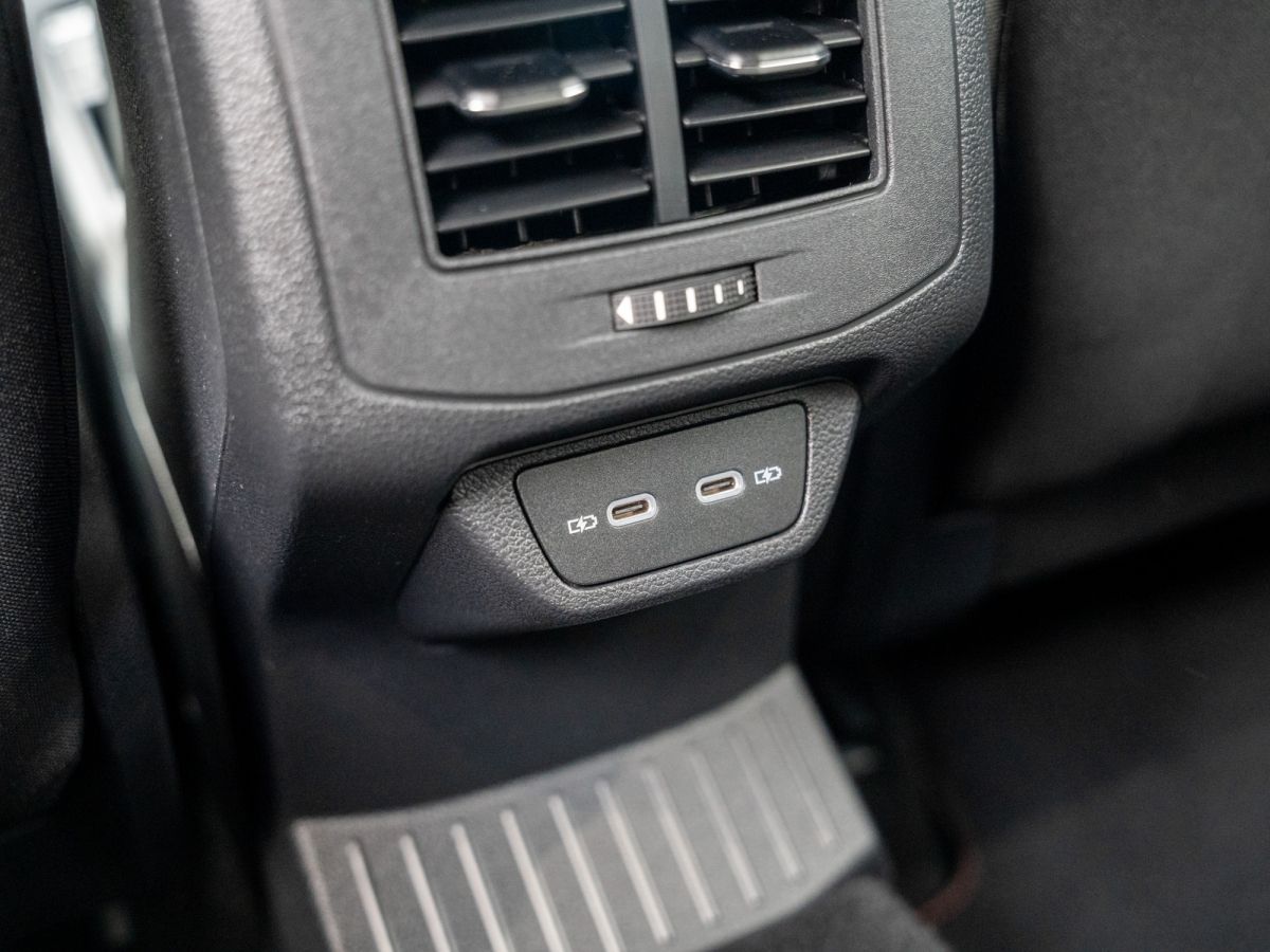Volkswagen T-ROC Sport 1.5 TSI - Samsaru's Car Outlet