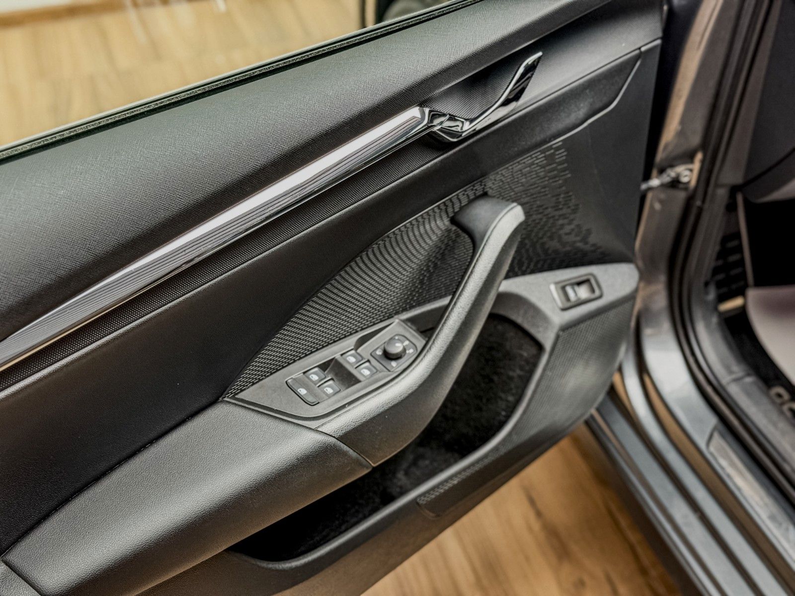 Skoda Octavia Combi Scout 4x4 - Samsaru's Car Outlet