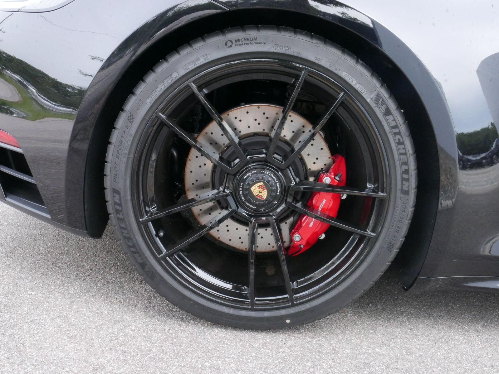 Porsche 911 Carrera GTS - Samsaru's Car Outlet