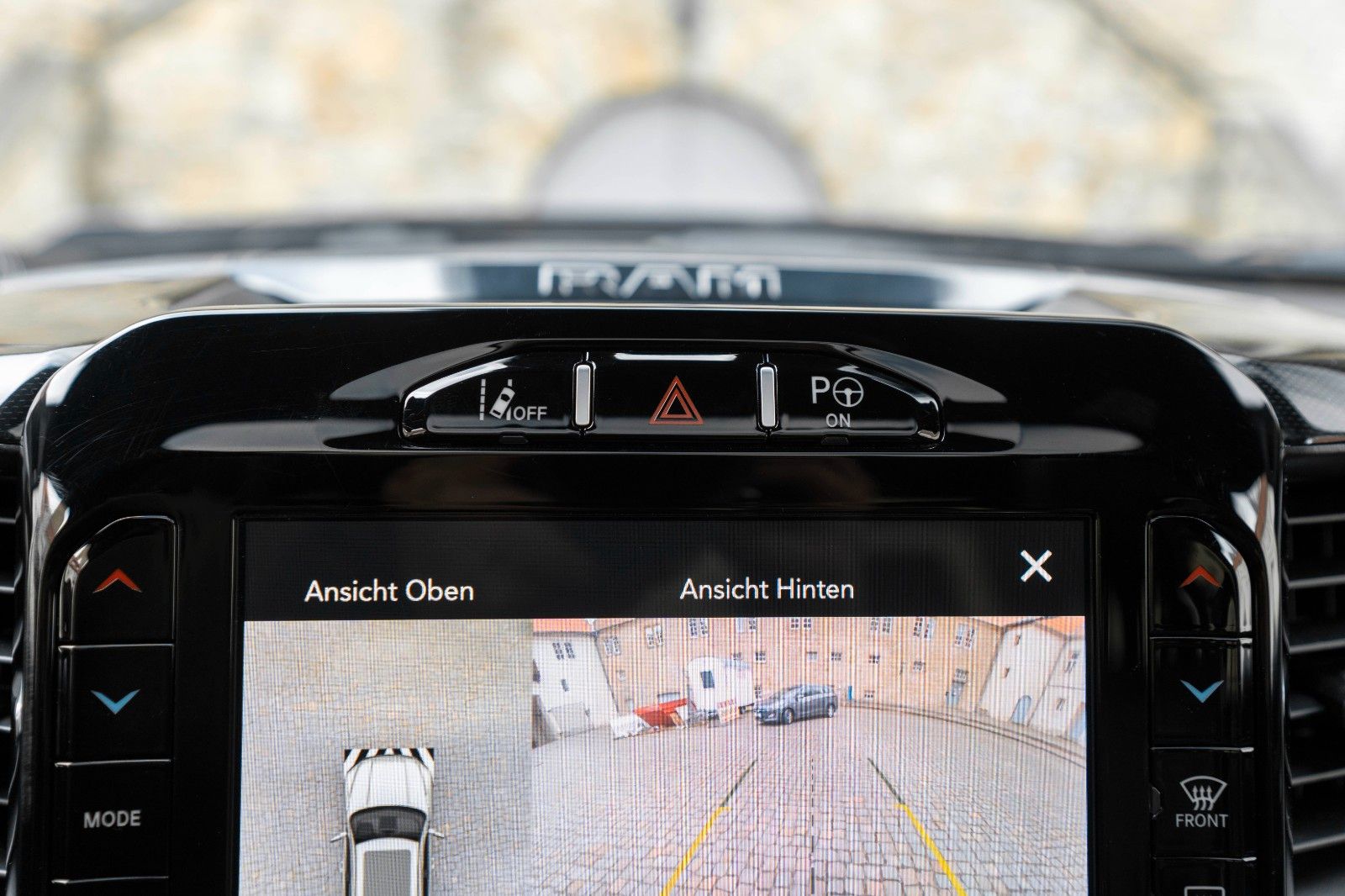 Dodge RAM 5,7L Laramie CC 4X4 360° LED CARPLAY LPG AHK