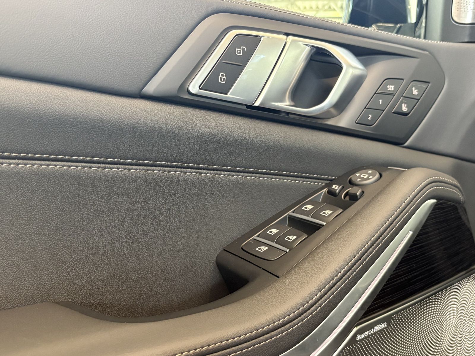 BMW X5 xDrive40d MSportPro DA/PA Prof B/W AHK Massag