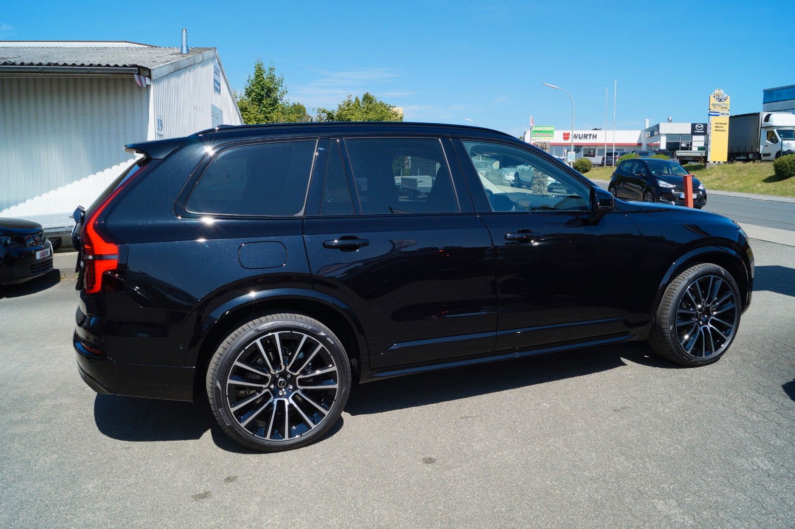 Volvo XC90 T8 AWD PlugIn Hybrid Ultra Dark 7-Sitze Aut