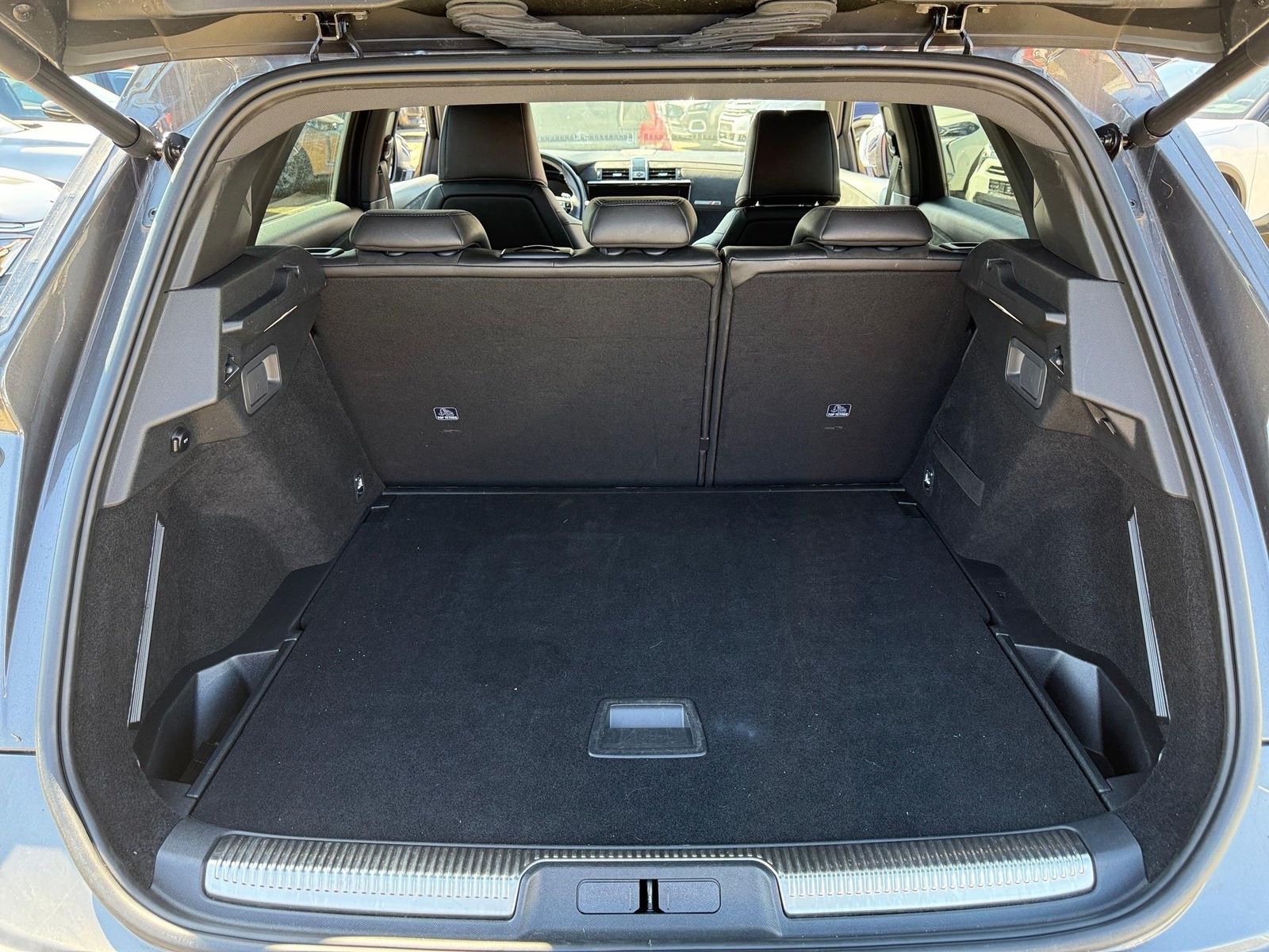 DS Automobiles DS7 CROSSBACK PERFLIN BHDI 180 NAVIGATION,KEYLES