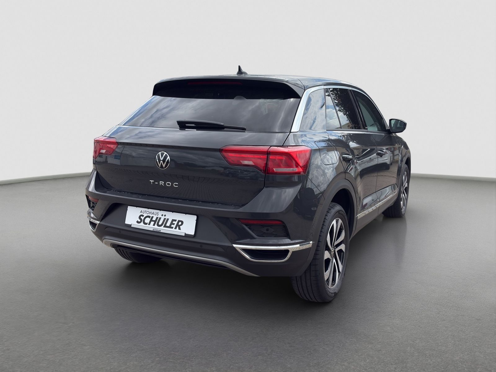 Volkswagen T-Roc 1.0TSI ACTIVE - Samsaru's Car Outlet
