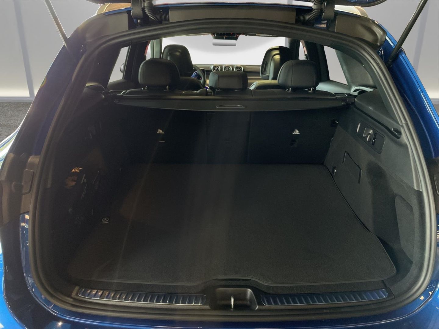 Mercedes-Benz GLC 300 d 4M AMG ADVANCED AHK PANO 360°FAP BURM