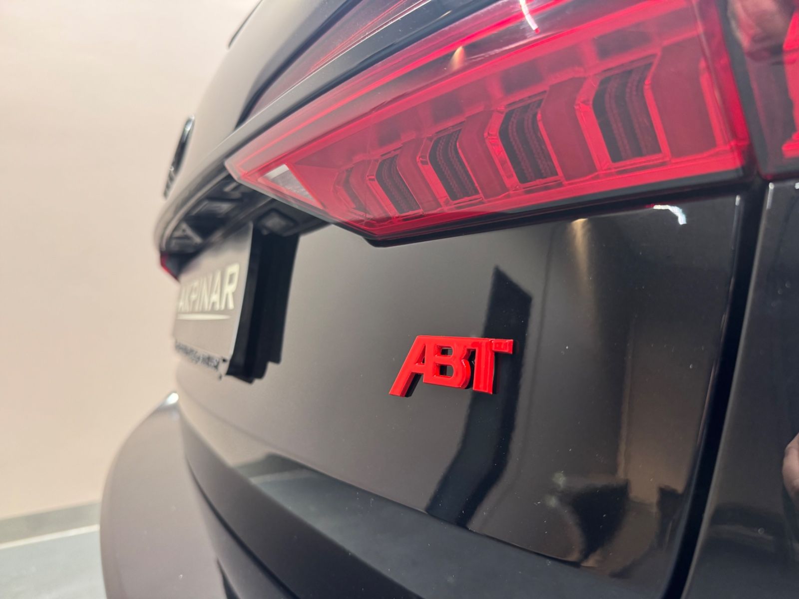 Audi RS6 Avant 4.0 TFSI q.*ABT*DYNAMIK*B&O*KERAMIK*