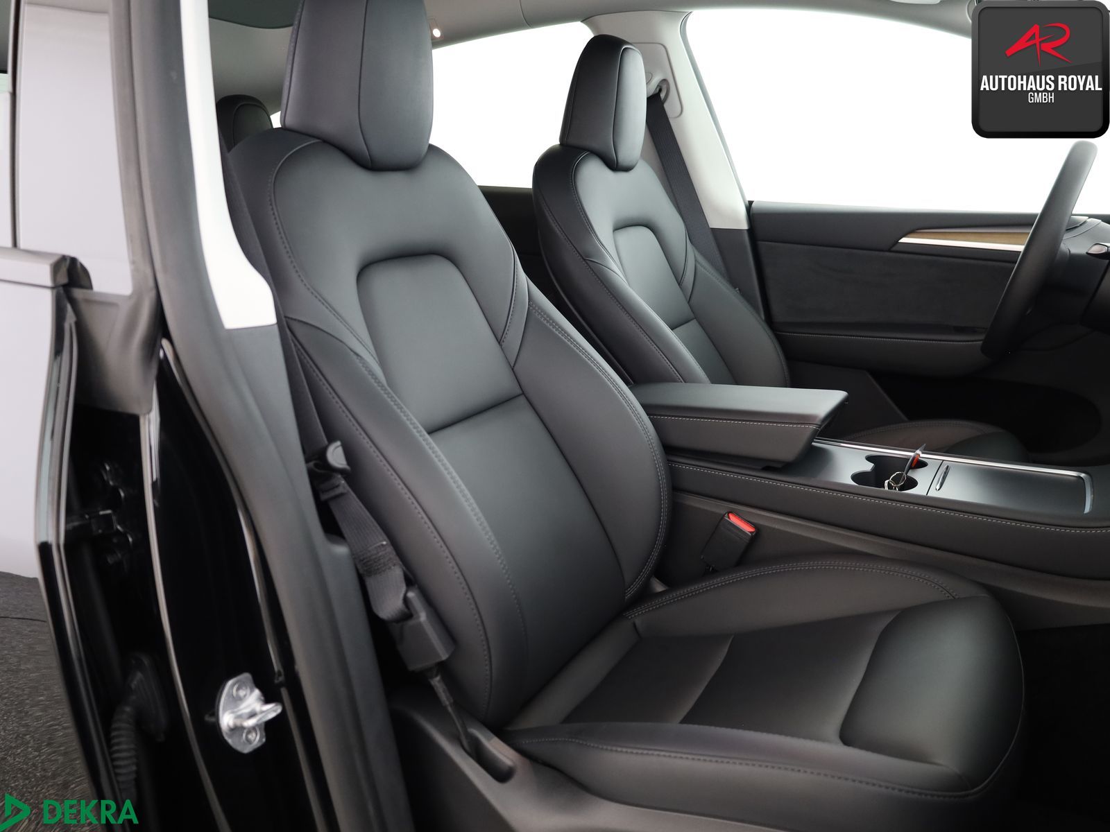 Tesla Model Y PERFORMANCE Dual Motor AWD PANO,KEYLESS