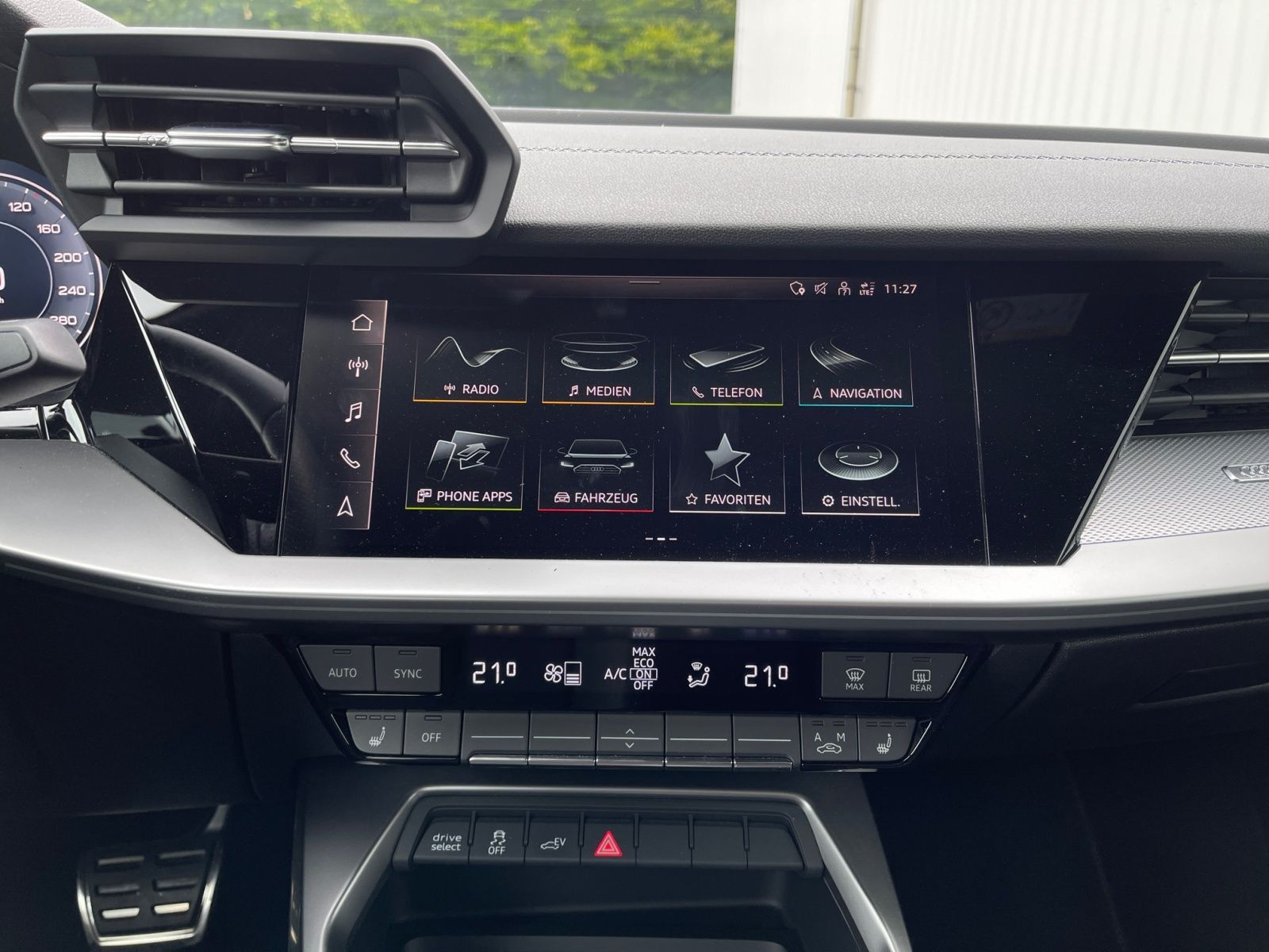 Audi A3 Sportback 40 TFSe S-Line - Samsaru's Car Outlet