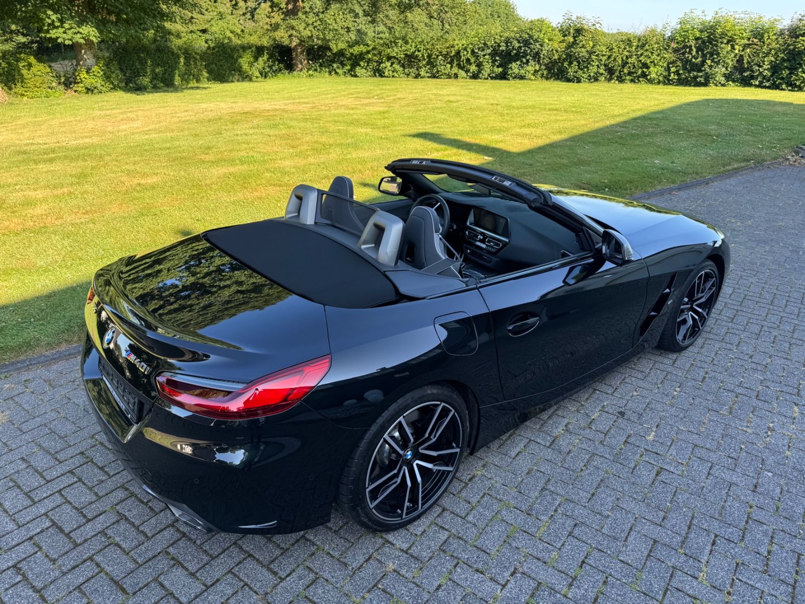 BMW Z4 M 40i - Samsaru's Car Outlet