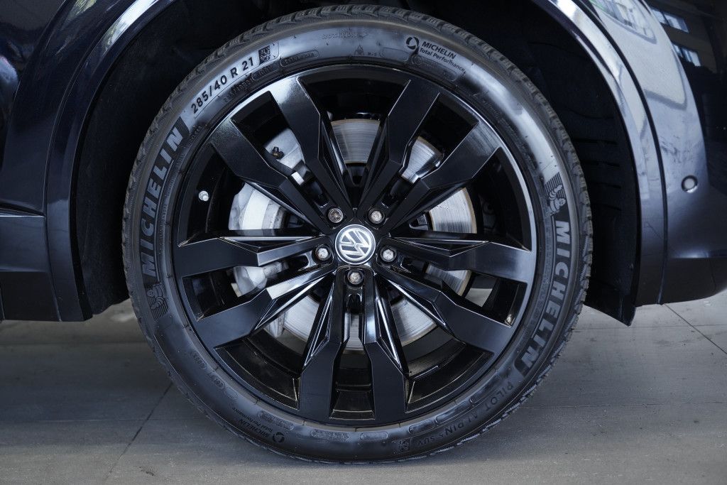 Volkswagen Touareg 4.0 TDI DSG 4M R line - Samsaru's Car Outlet