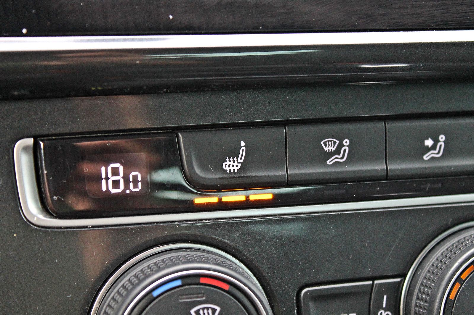 Volkswagen e-Golf 100KW - Samsaru's Car Outlet