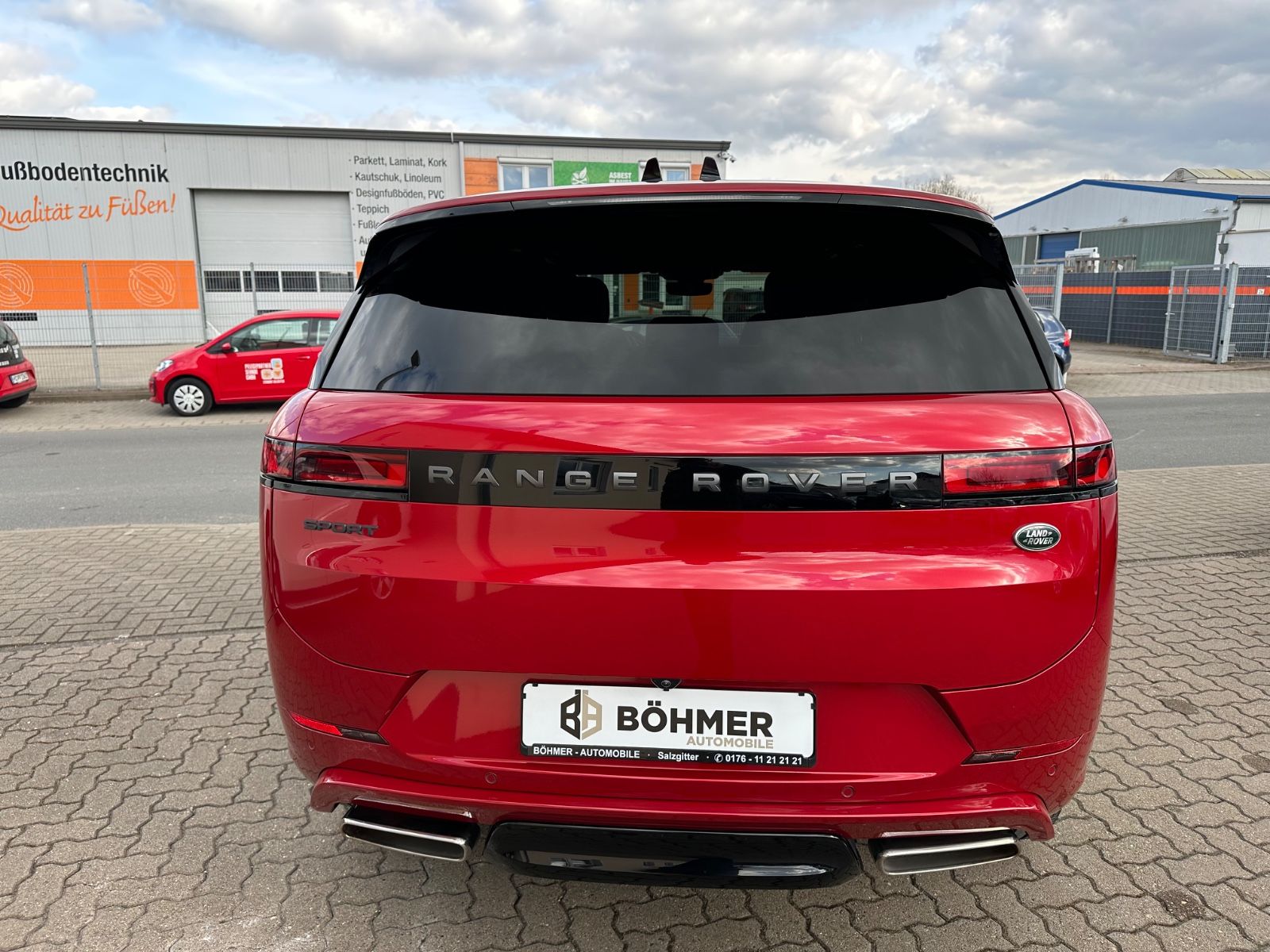 Range Rover Sport Dynamic SE Hybrid - Samsaru's Car Outlet