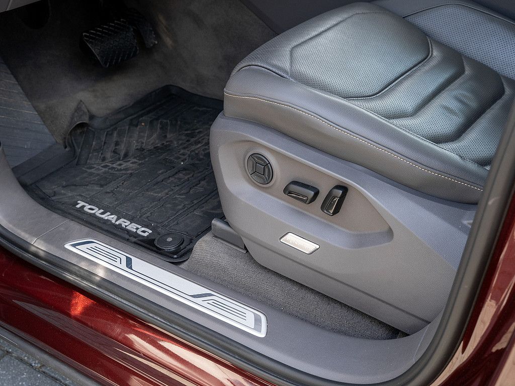 Volkswagen Touareg 3.0 V6 TSI eHybrid Atmosphere 4M - Samsaru's Car Outlet