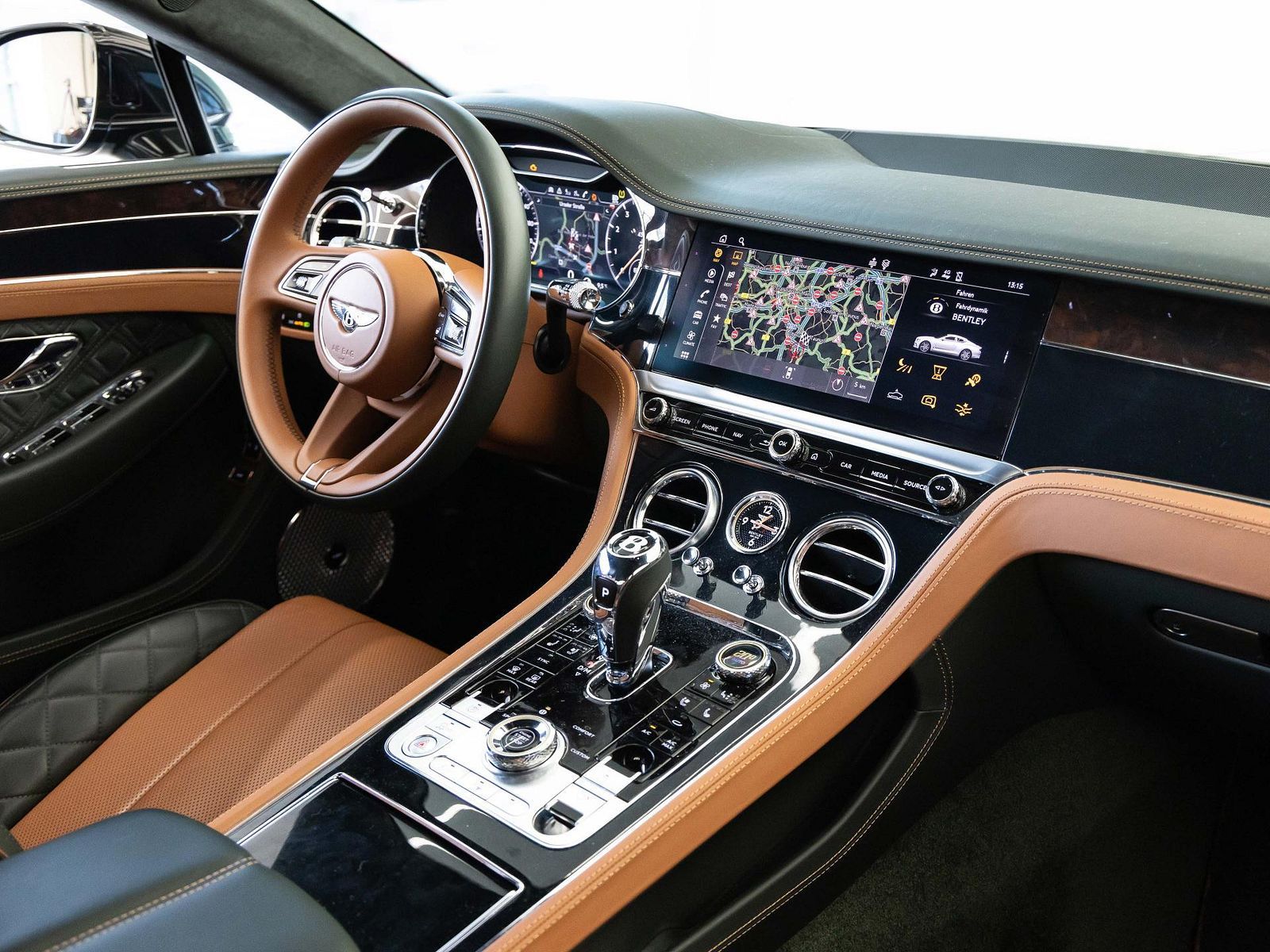 Bentley New Continental GT V8 von BENTLEY FRANKFURT