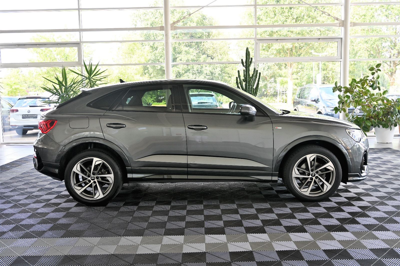 Audi Q3 SB 35 TDI qu S-Line - Samsaru's Car Outlet