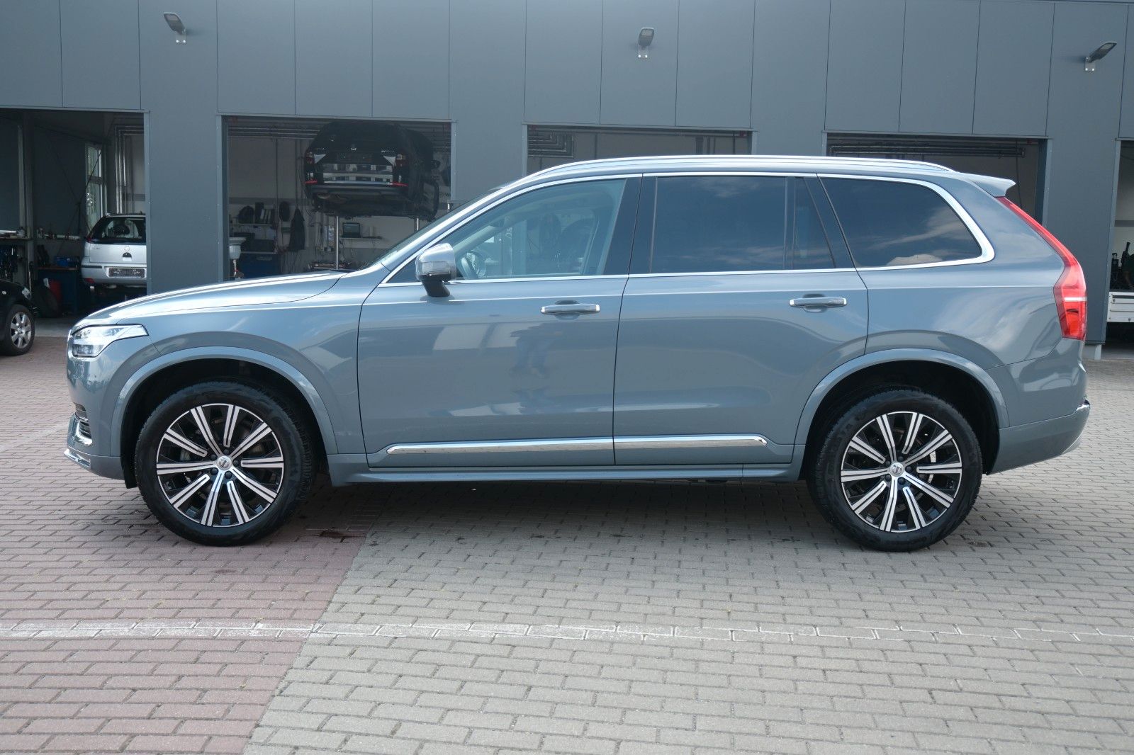 Volvo XC90 B5 Inscrip. AWD - Samsaru's Car Outlet