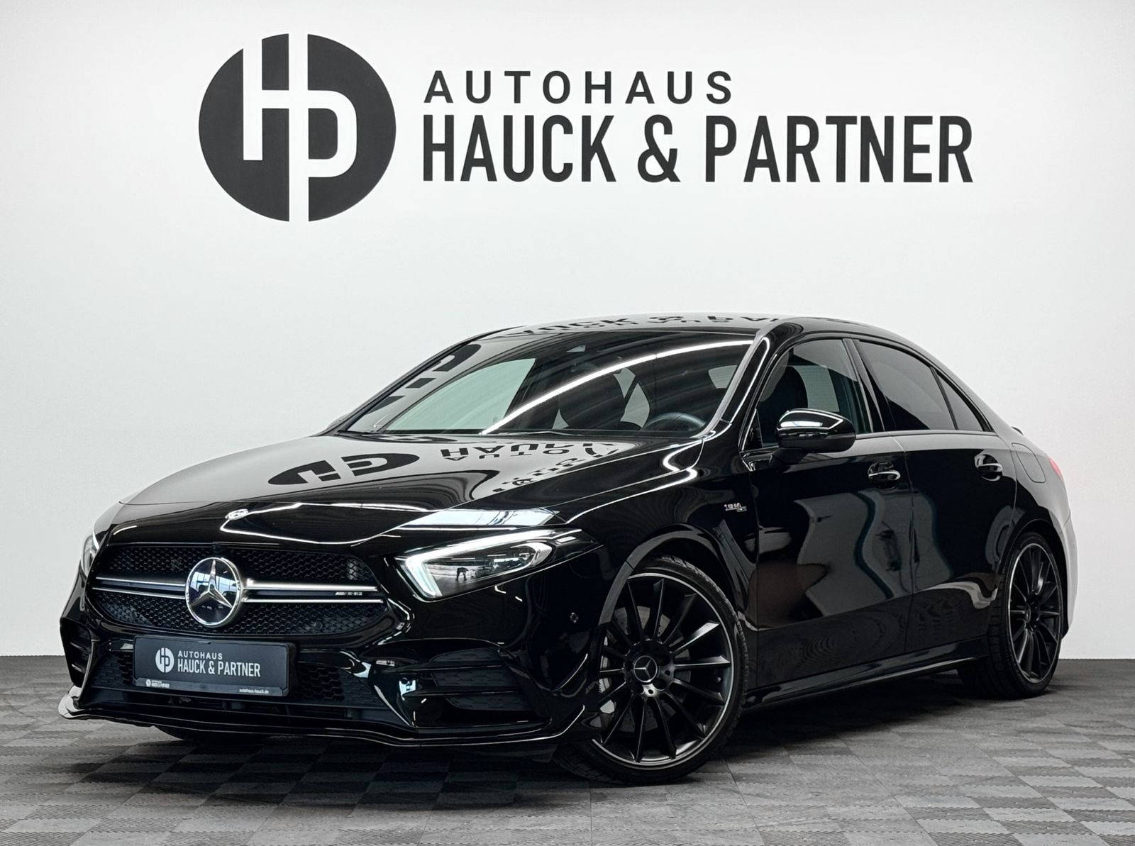 Mercedes-Benz A 35 AMG 4M - Samsaru's Car Outlet
