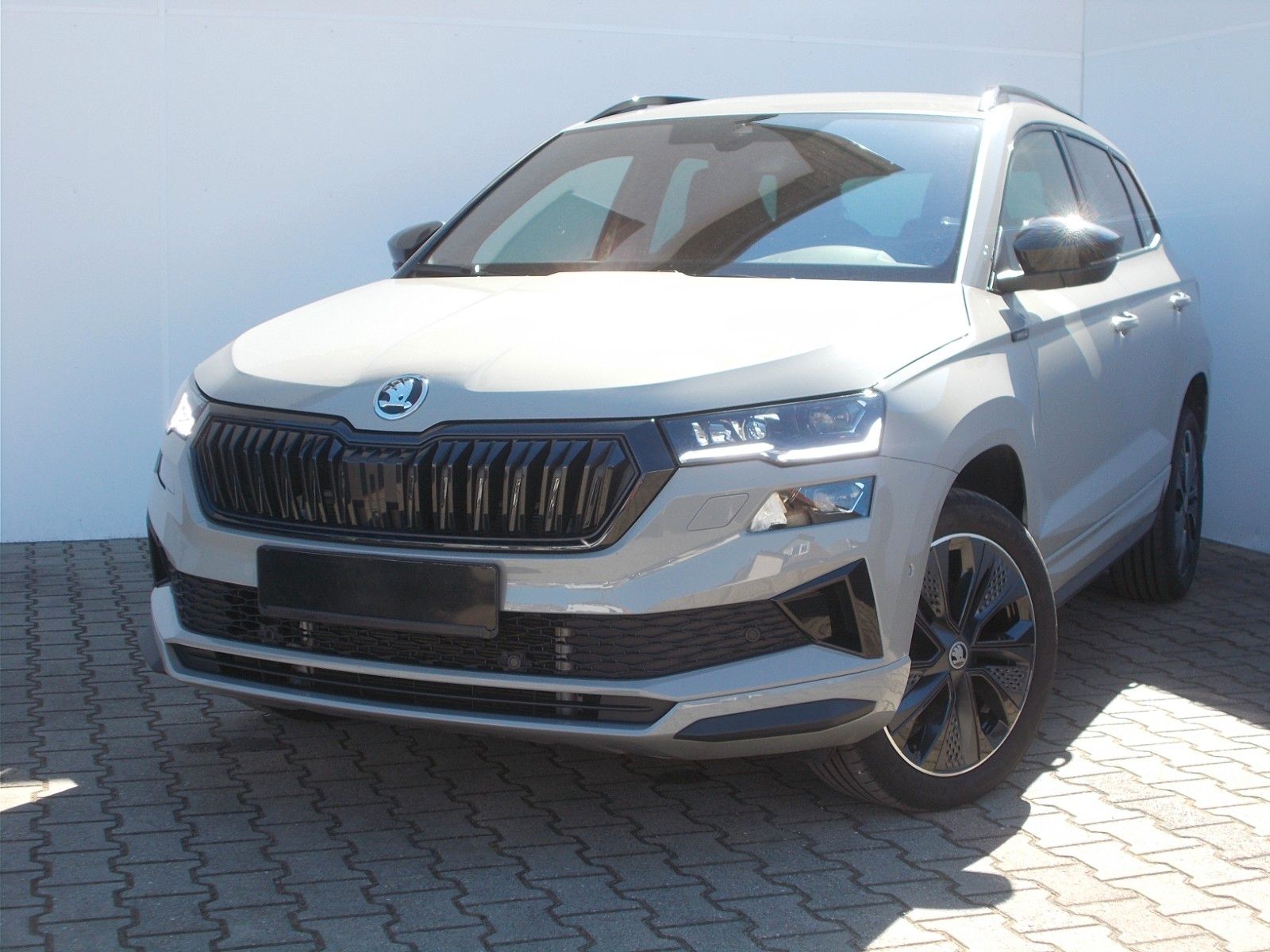 Skoda Karoq  1.5 TSI Sportline*DSG*Navi*LED *360° *AHK