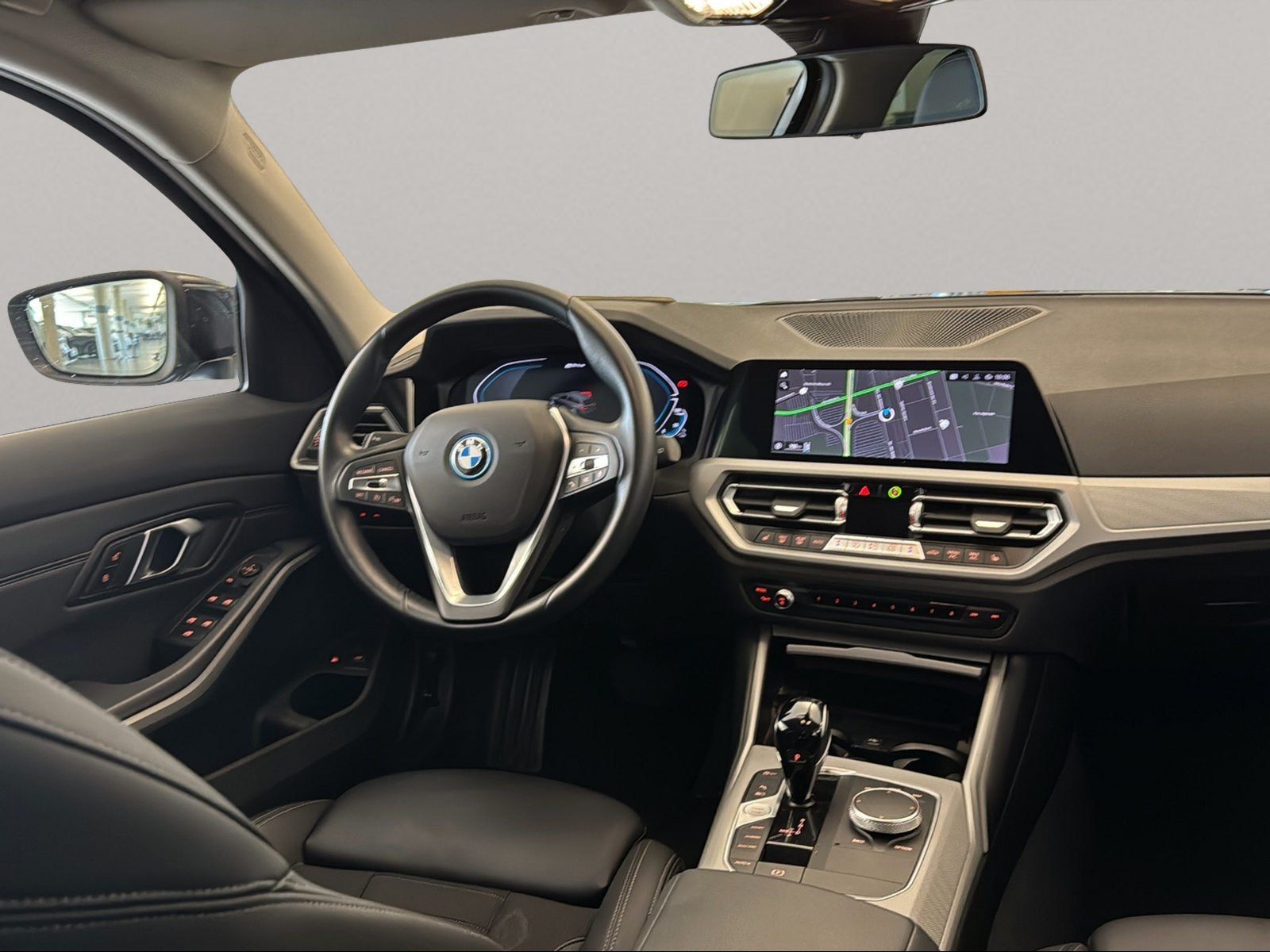 BMW 320e Touring - Samsaru's Car Outlet