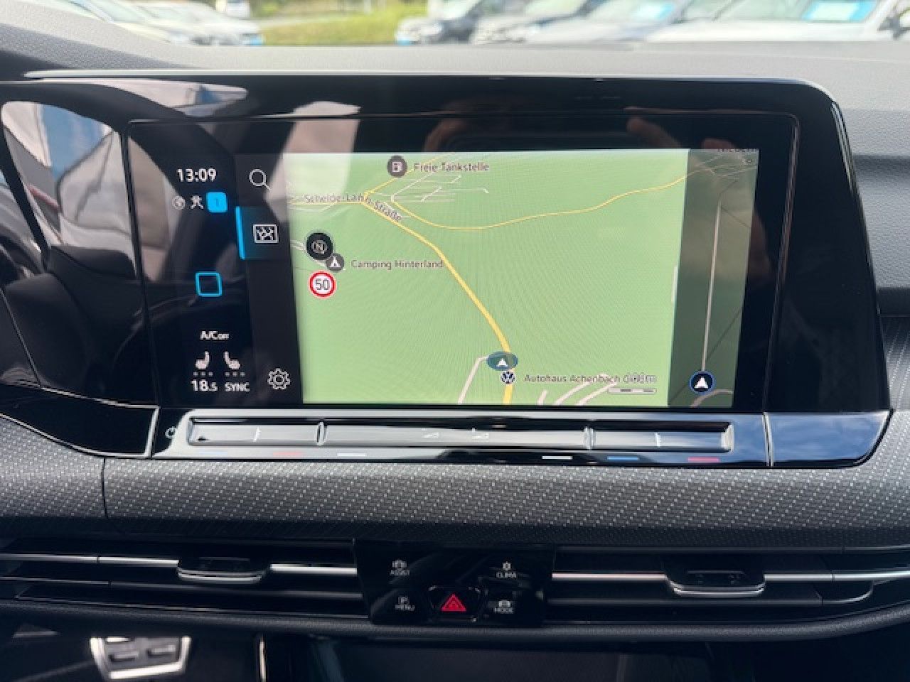 Volkswagen Golf VIII R-Line 1.5 eTSI DSG - Samsaru's Car Outlet