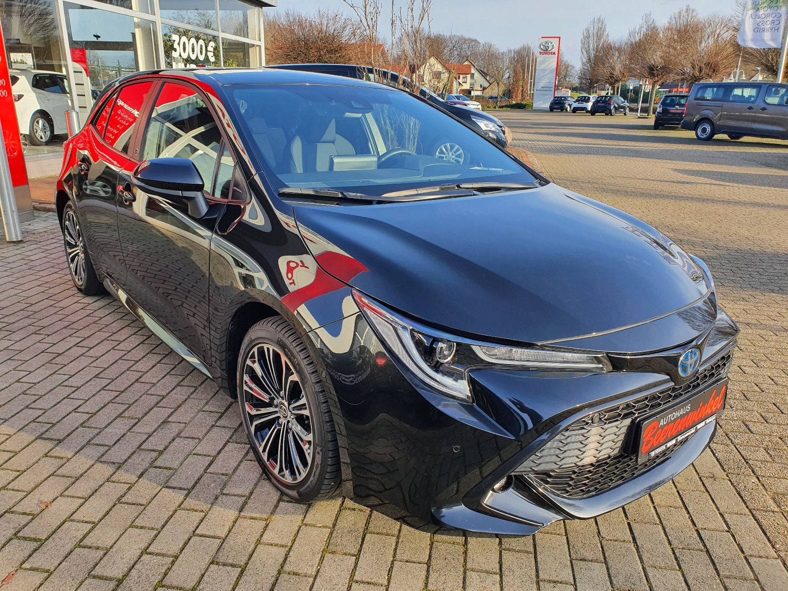 Toyota Corolla 1.8 Hybrid - Samsaru's Car Outlet