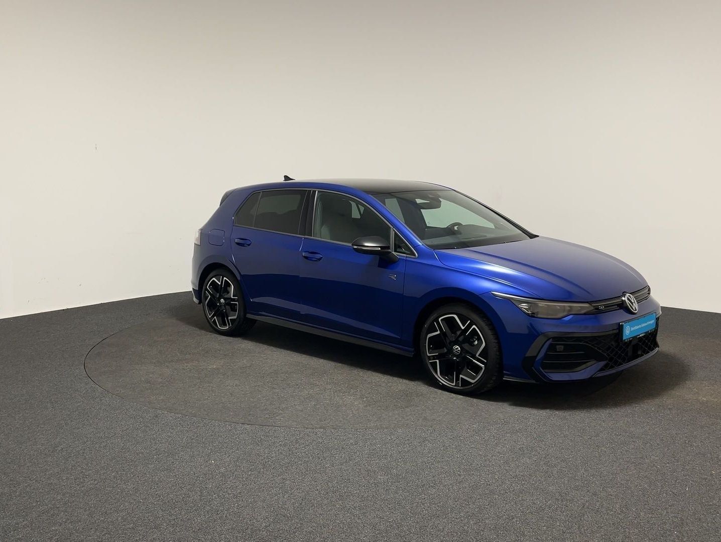 Volkswagen Golf VIII 1.5 eTSI DSG R-Line CarPlay Black ACC