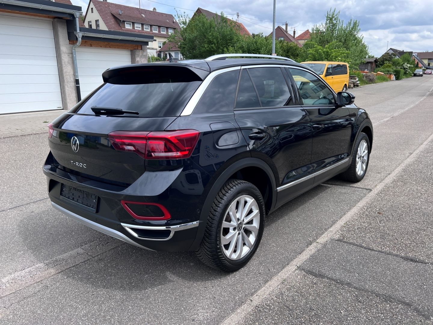 Volkswagen T-Roc 1.0 TSI Style - Samsaru's Car Outlet