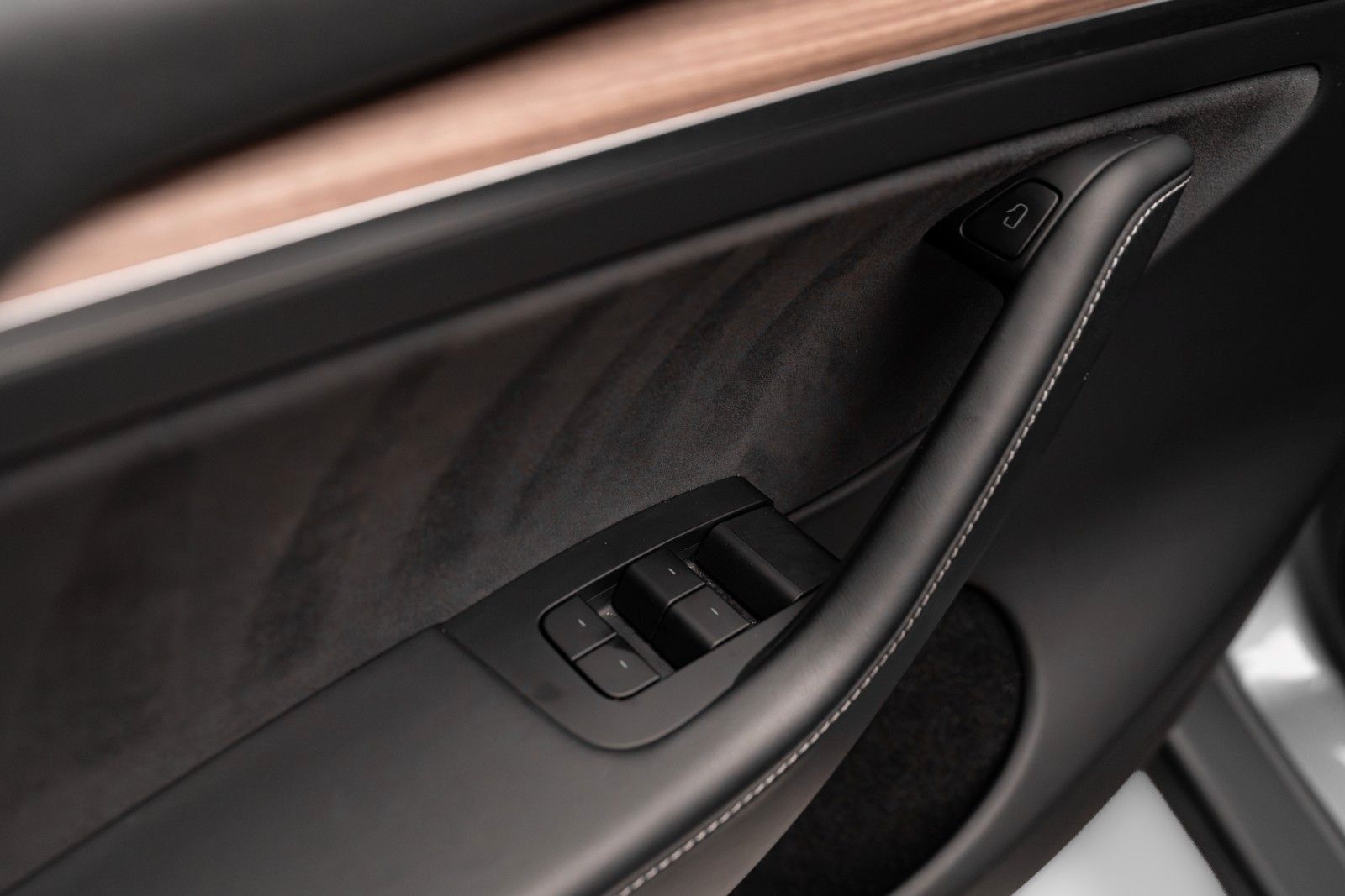 Tesla Model Y Long Range Dual AWD