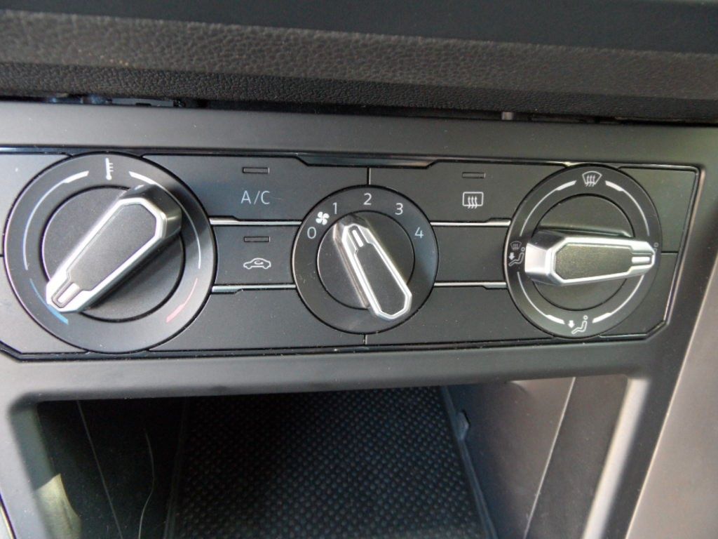 Volkswagen Polo 1.0 TSI Comfortline - Samsaru's Car Outlet