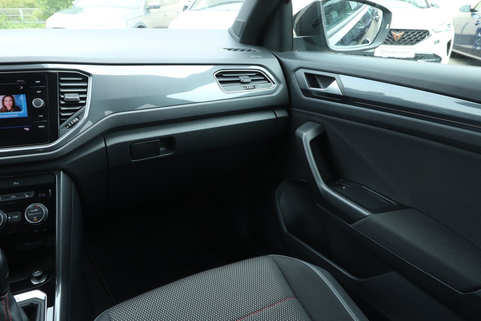 Volkswagen T-Roc 2.0 TSI Sport 4Motion - Samsaru's Car Outlet