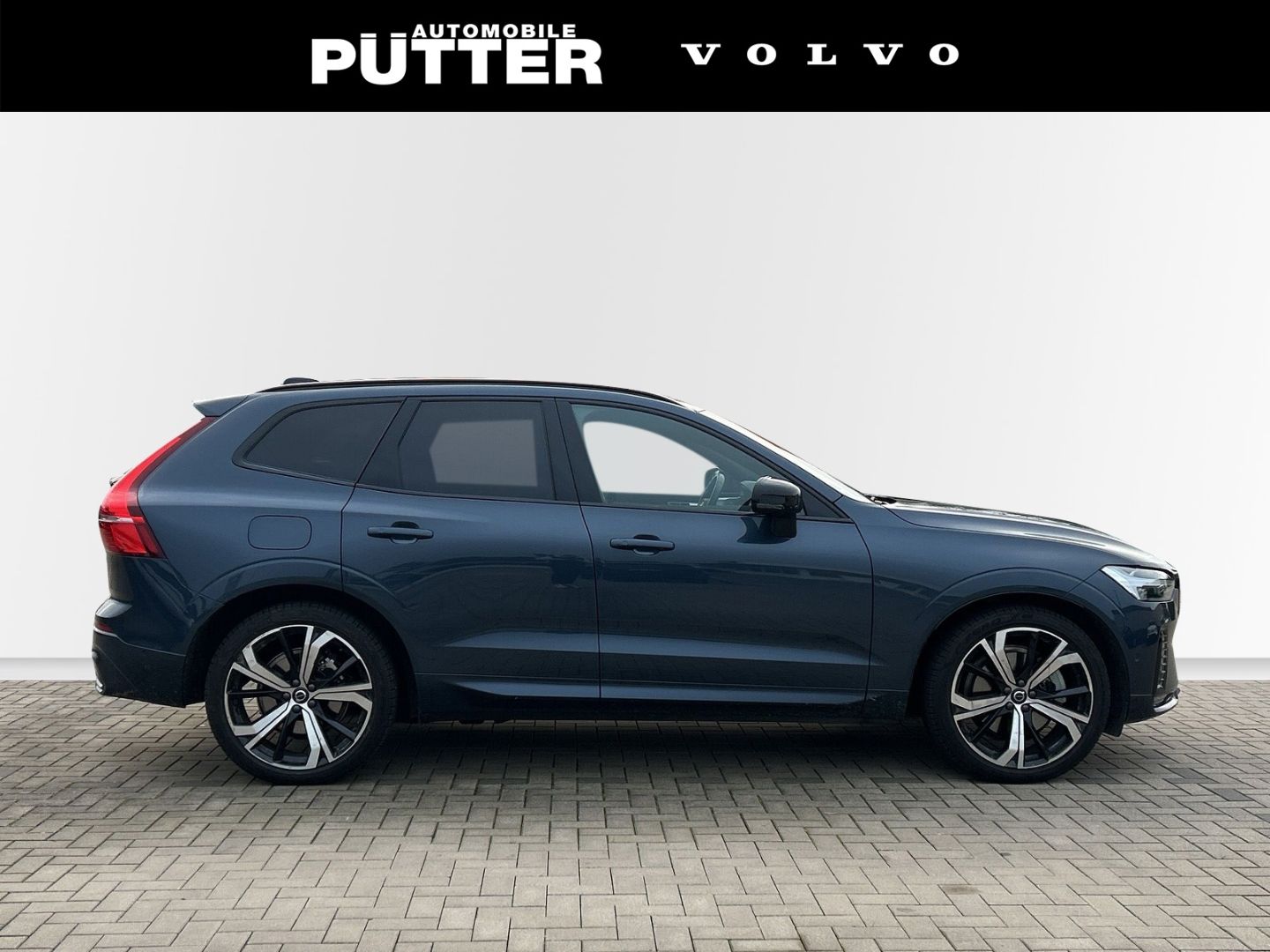 Volvo XC60 B5 Benzin AWD Ultra Dark 21'' ACC LED Nappa