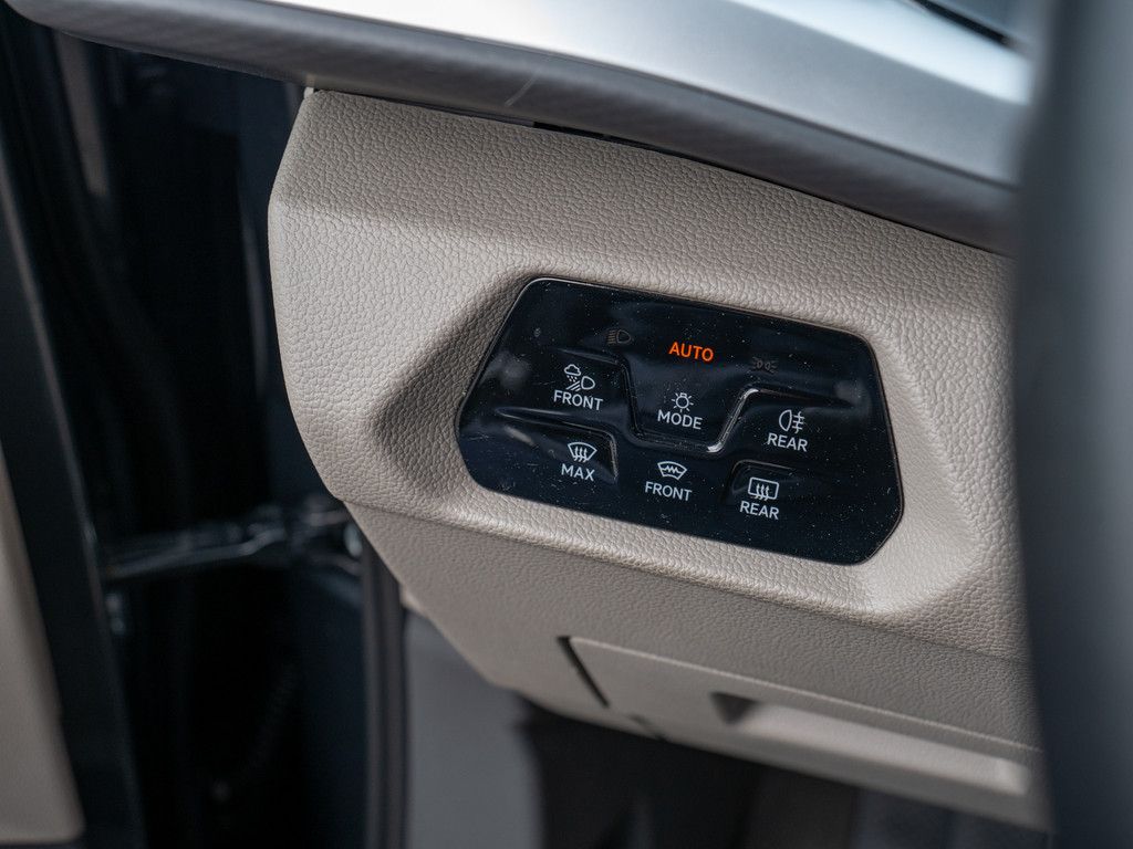 Volkswagen T7 Multivan 2.0TDI DSG - Samsaru's Car Outlet