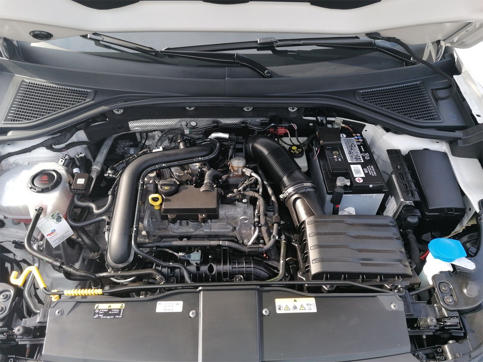Volkswagen T-Roc 1.0 TSI - Samsaru's Car Outlet