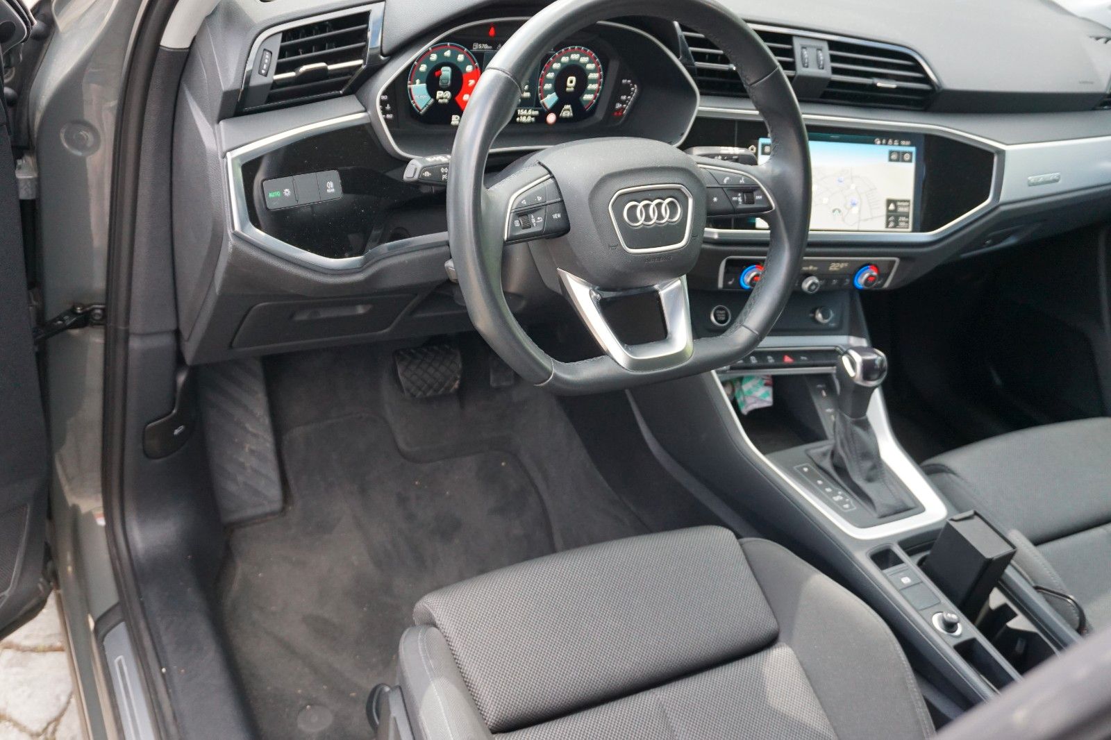 Audi Q3 Sportback 40 TFSI quattro S line - Samsaru's Car Outlet