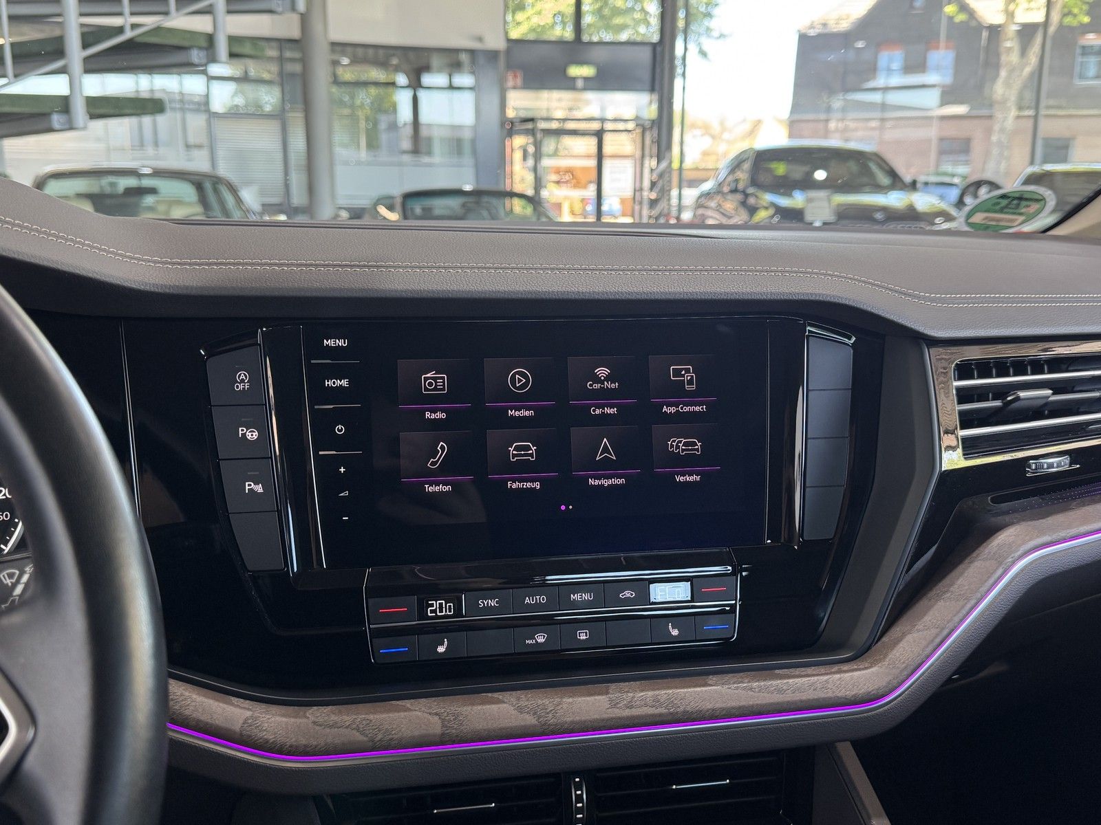 Volkswagen Touareg Atmosphere 4Motion - Samsaru's Car Outlet