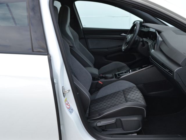 Volkswagen Golf VIII Variant 2.0 TSI DSG R-Line Black - Samsaru's Car Outlet