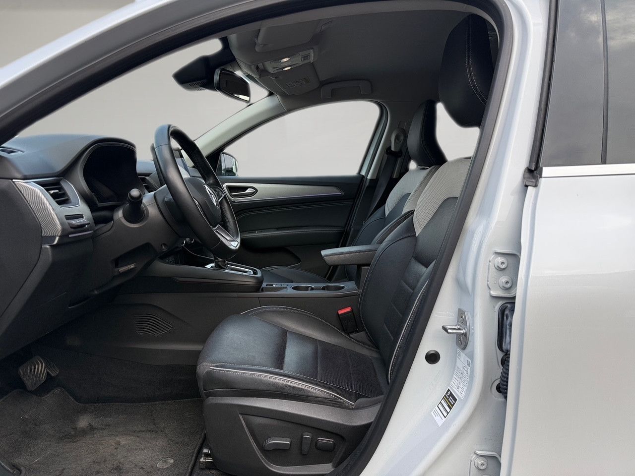Renault Arkana Intens E-Tech Hybrid - Samsaru's Car Outlet