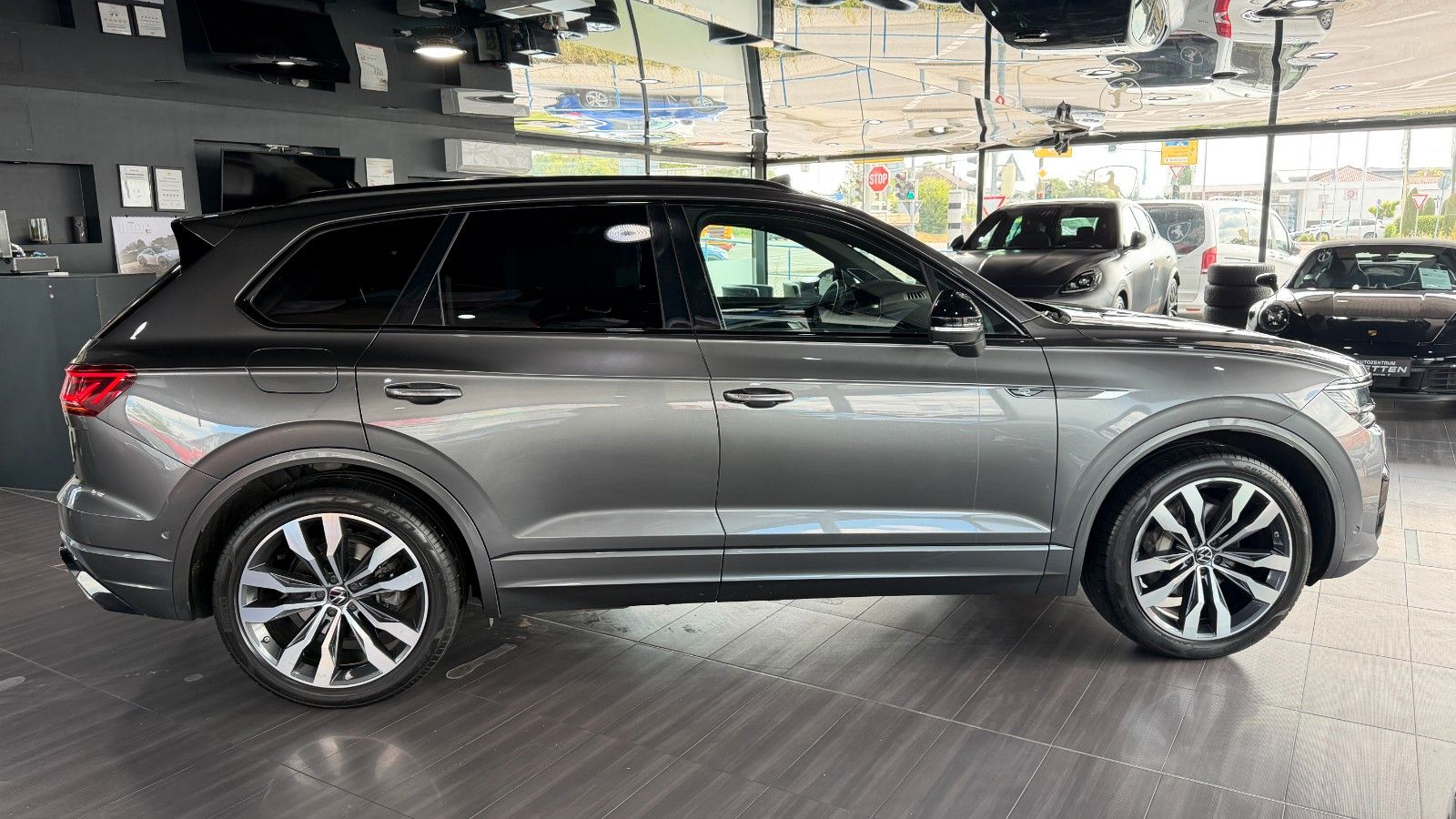 Volkswagen Touareg 3.0 TDI DSG*R-Line*Black*4M*Luft*Matrix*