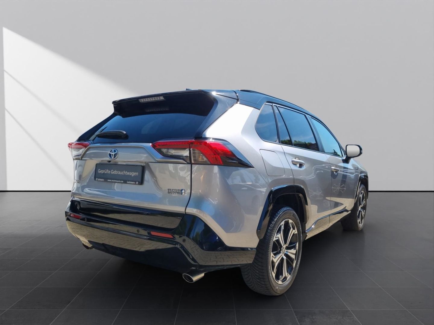 Toyota RAV 4 2.5 Plug-in Hybrid - Samsaru's Car Outlet