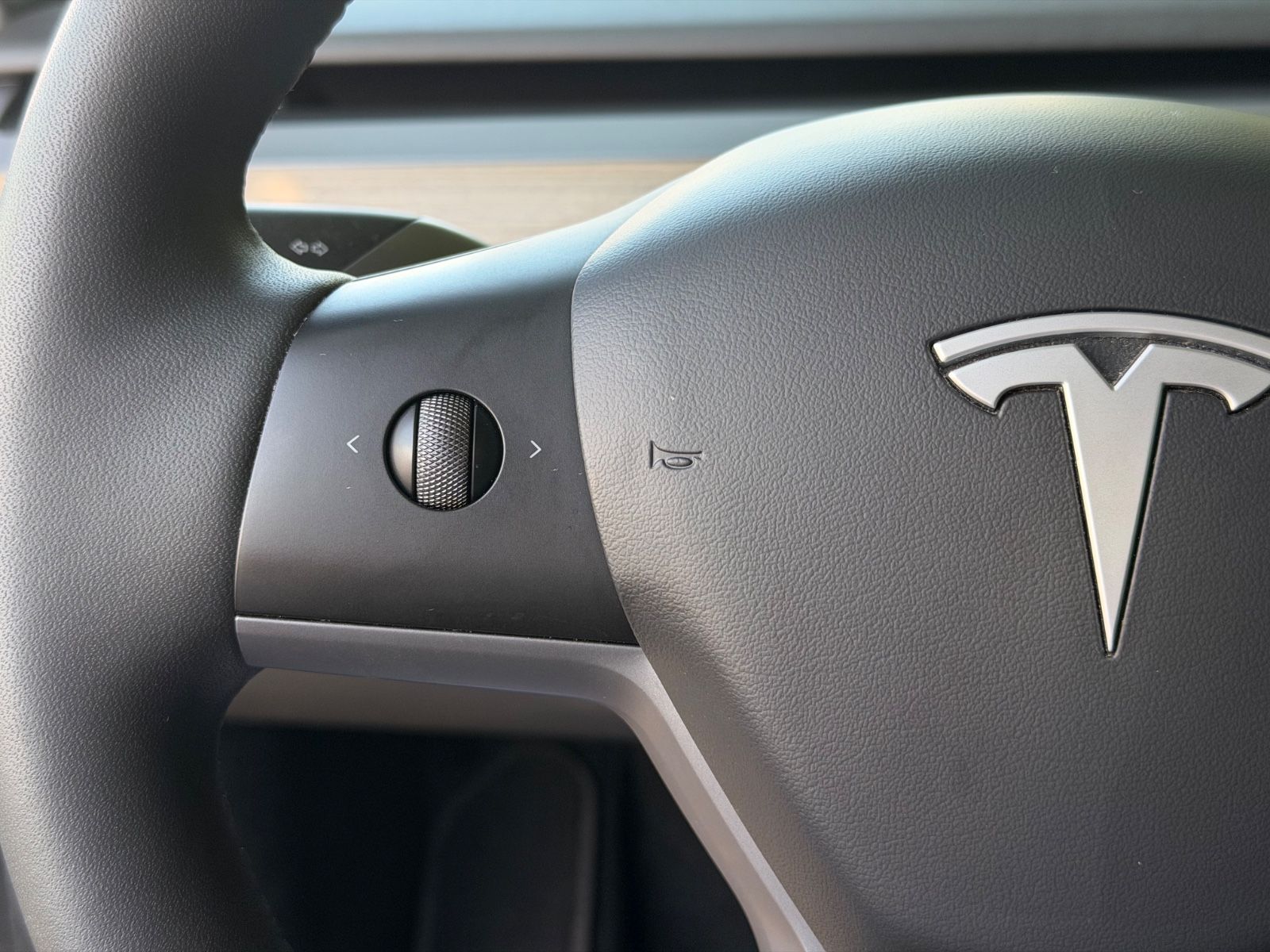 Tesla Model Y Standard Range RWD