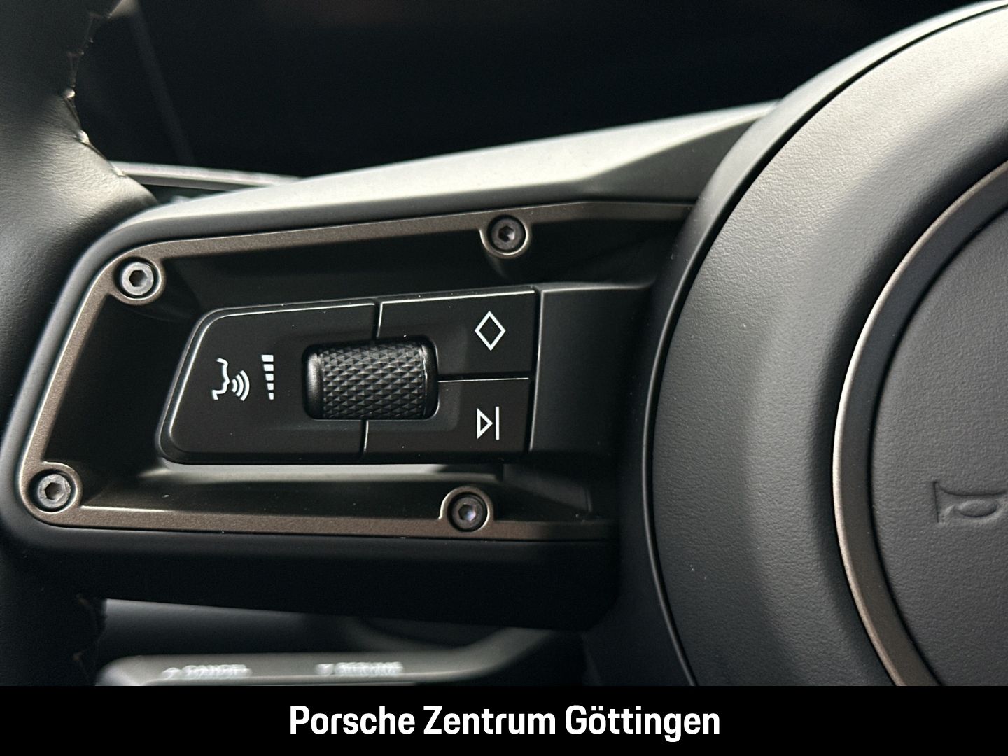 Porsche Macan Turbo Burmester HA-Lenkung InnoDrive LED