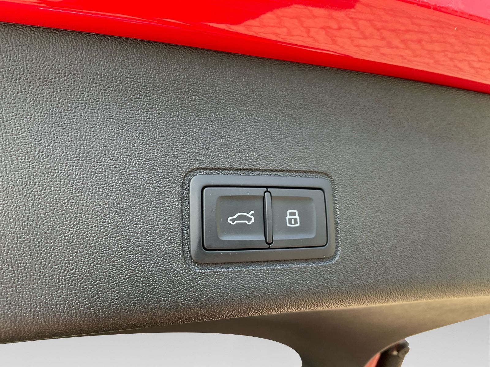 Audi Q3 SUV 2.0 TDI 2x S line AHK PANO HUD SONOS ACC